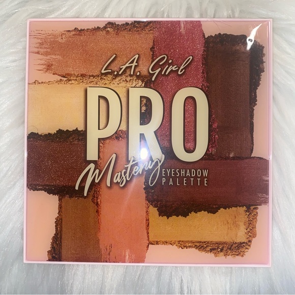 NeW LA girl eyeshadow palette πΈ - Picture 5 of 9